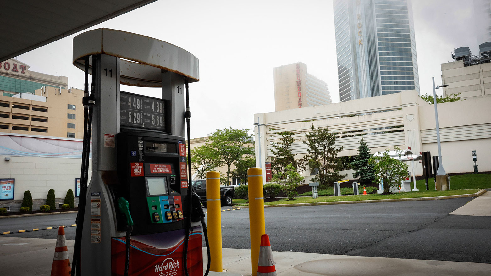 Gas Prices are displayed at Rocktane Gas as low temperatures affected the area during Memorial Day on May 25, 2026 in Atlantic City, New Jersey. (Photo: AFP)