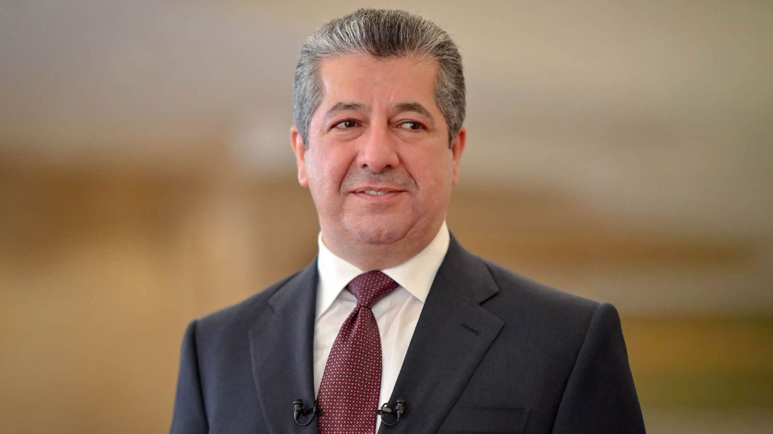 الشجرة المثمرة تُرمى بالحجارة