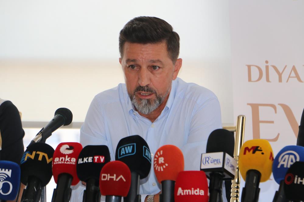 Amedspor Teknik Direktörü Besnik Hasi