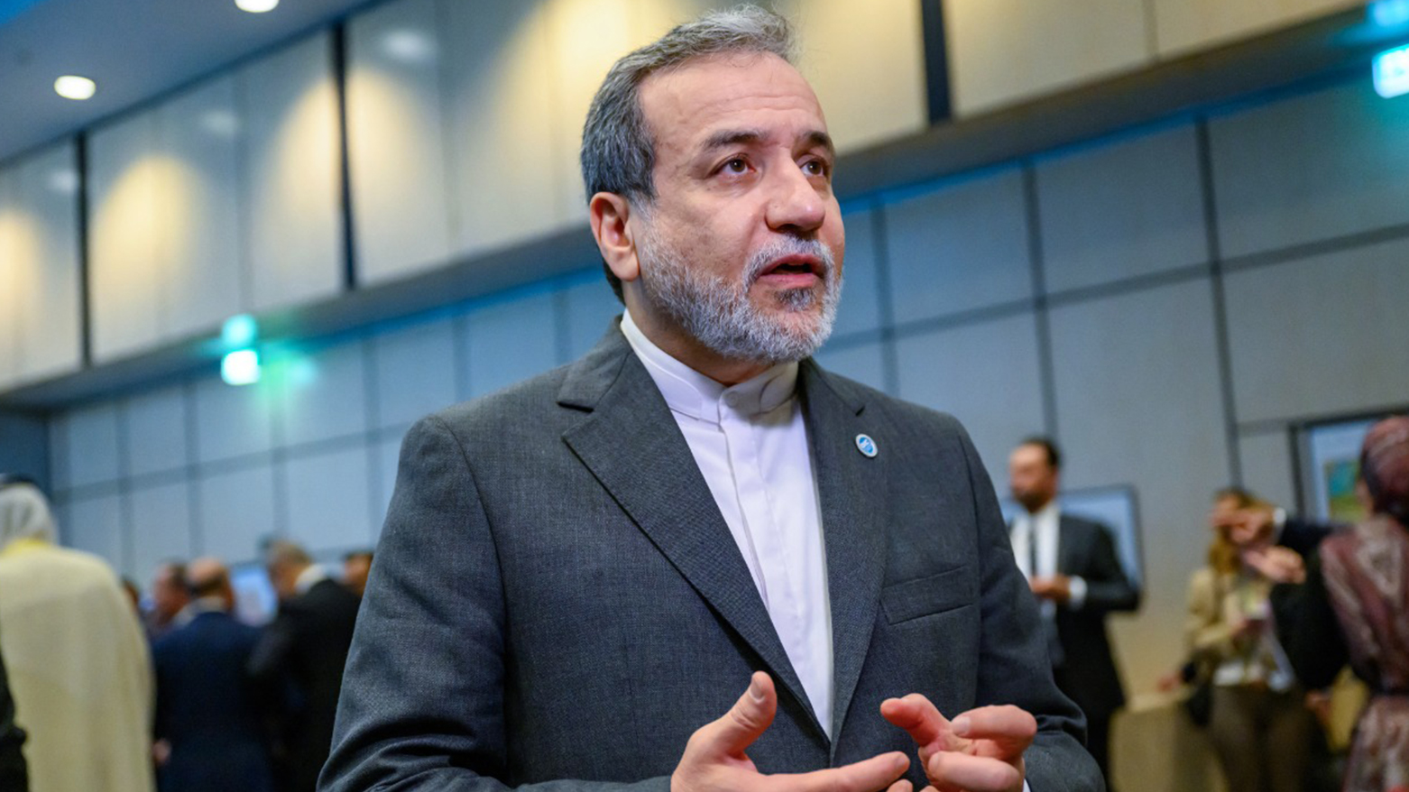 عێراقچی: بەکاربەرانی ئەمریکی باجی راستەقینەی ئەم دۆخە دەدەن