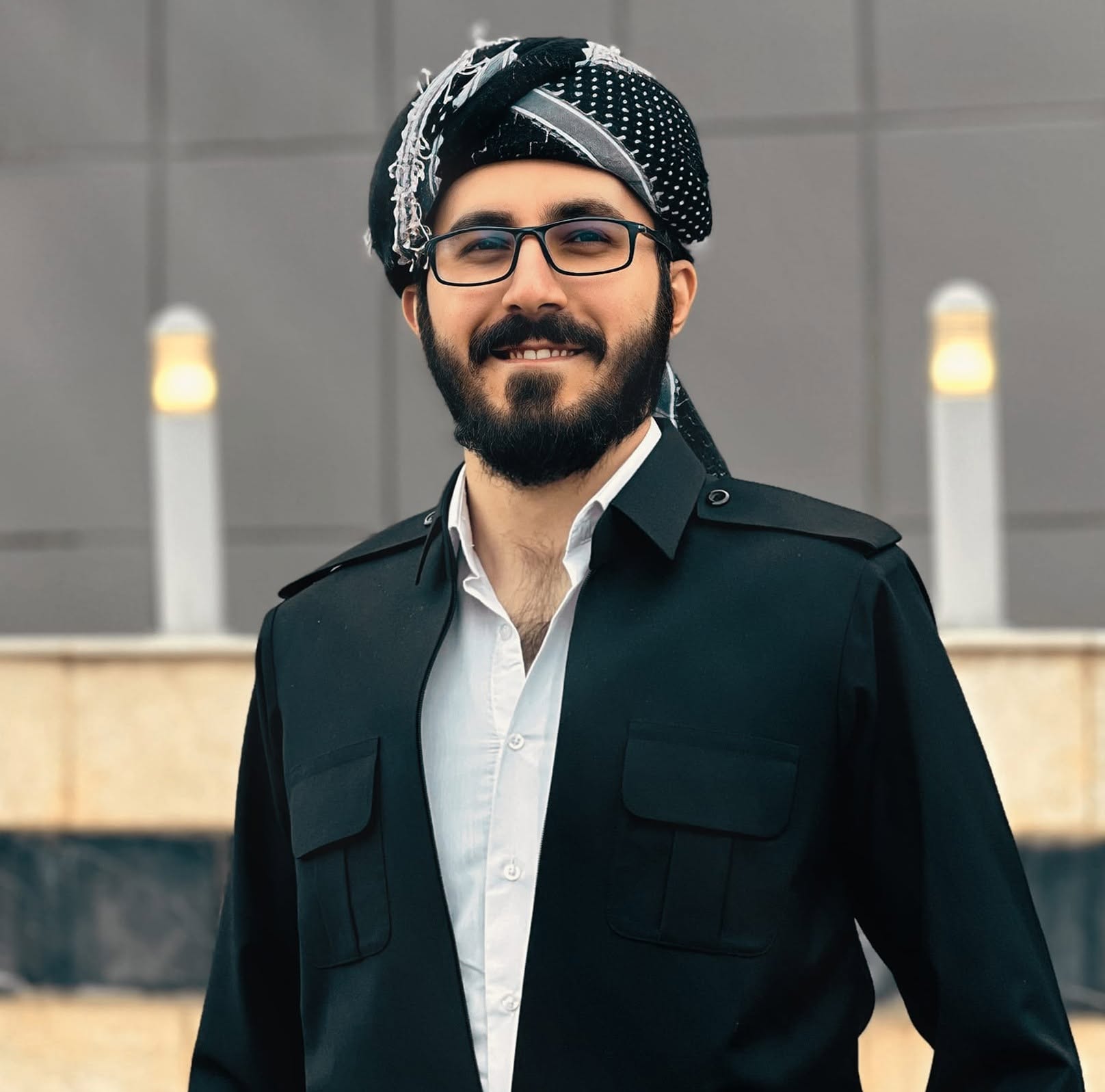 ھەڵۆ بەرزنجی