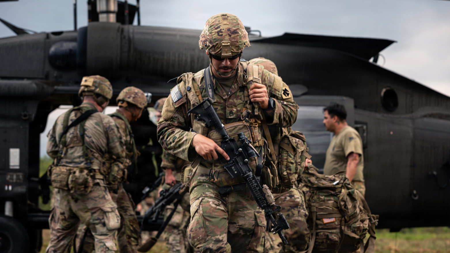 US Soldiers exit a UH-60 Black Hawk helicopter, July 16, 2026. (Photo: US War Department)