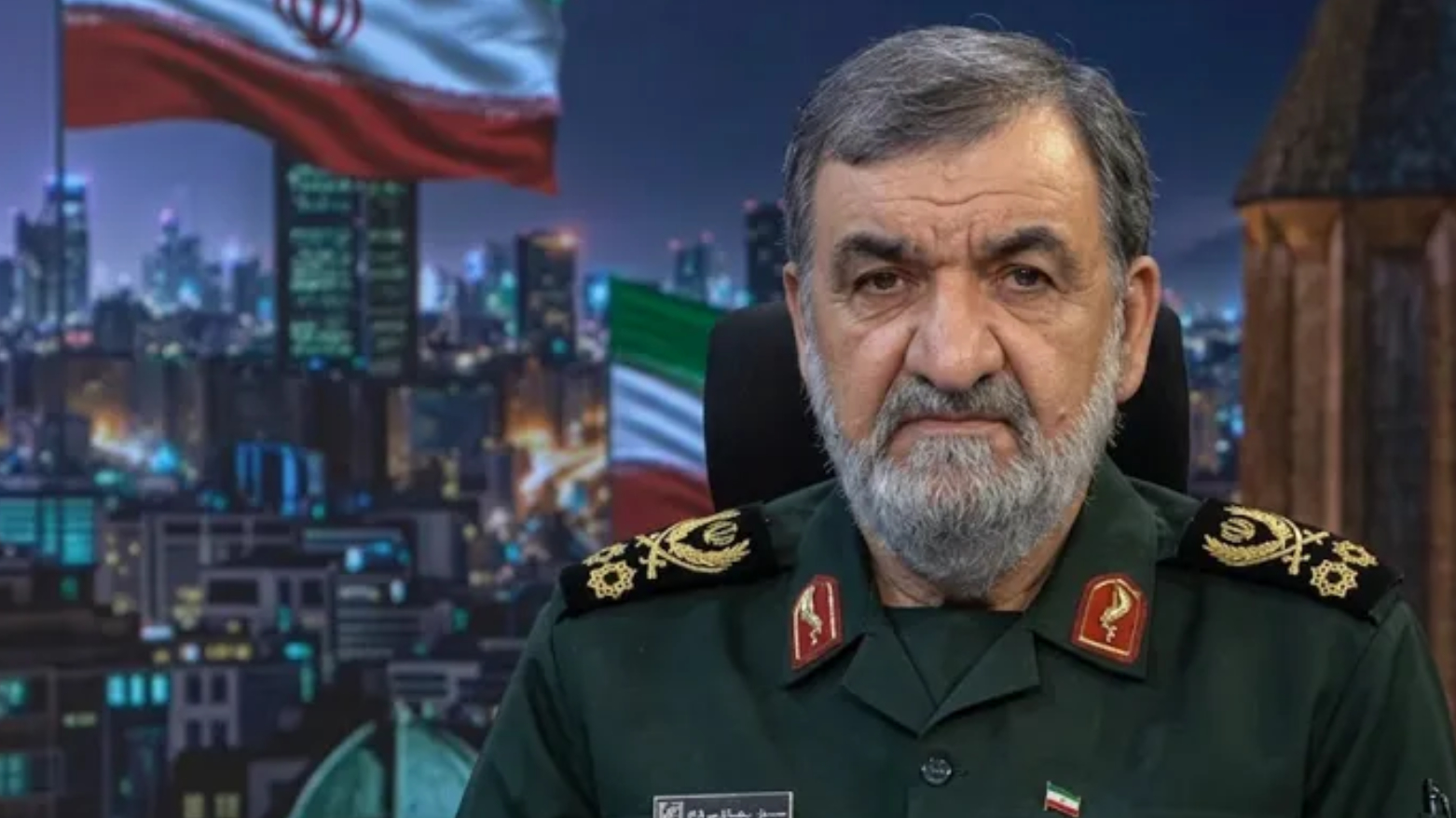 موحسین رەزایی: فڕۆکەی ئێمە نەفڕێت، فڕۆکەی کەستان نافڕێت