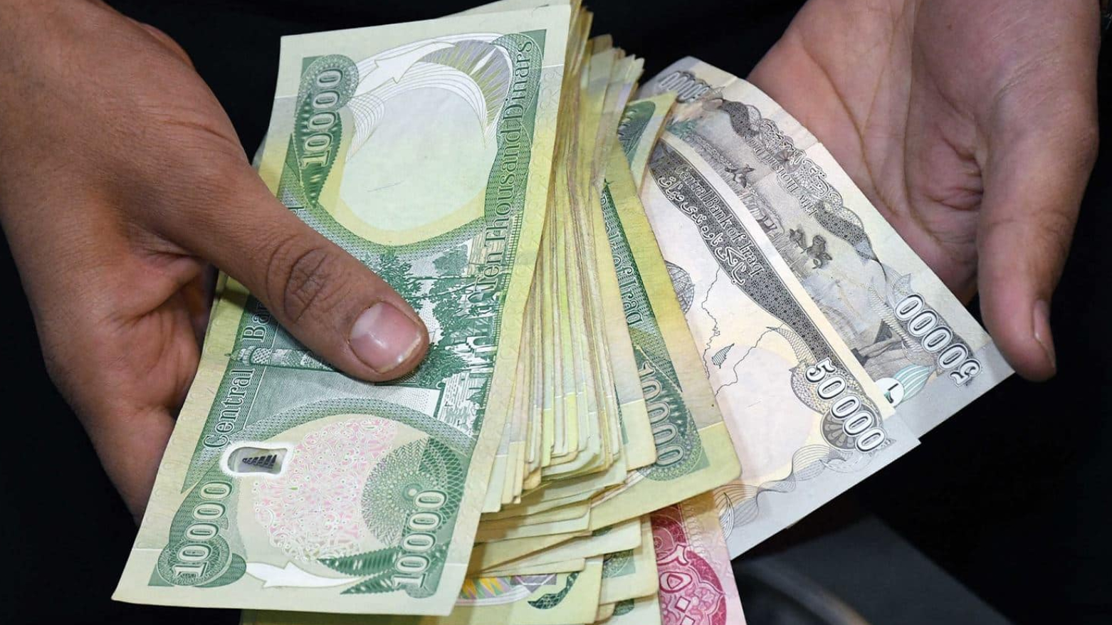 الخيار الرابع لوقف خفض قيمة الدينار العراقي
