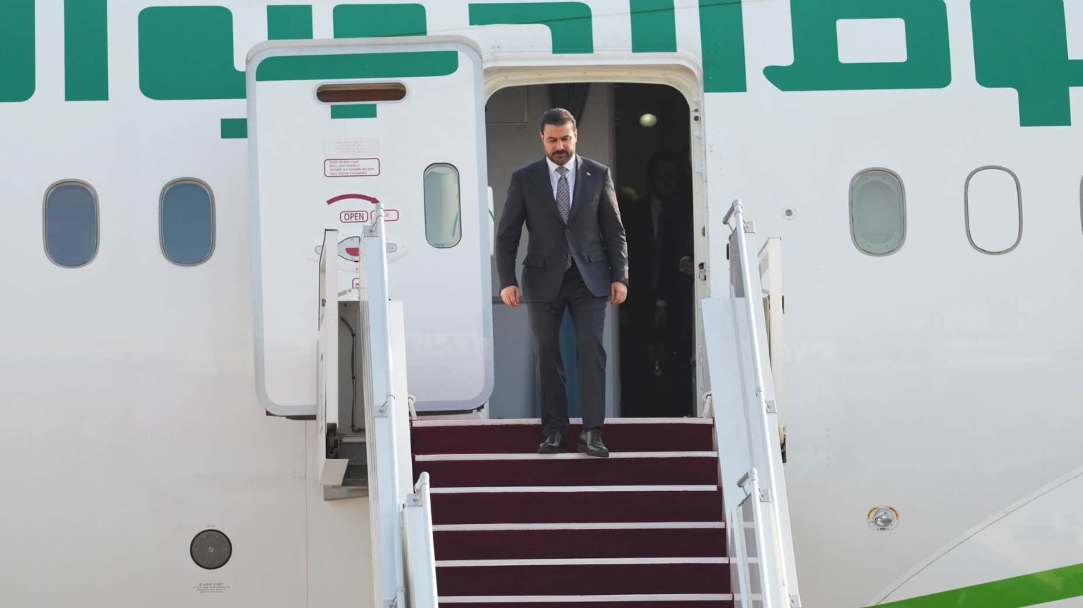 رئيس الوزراء العراقي يصل إلى الرياض في مستهل زيارة رسمية للمملكة العربية السعودية
