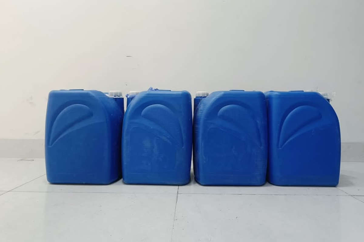 لە بازگەیەکی سلێمانی دەست بەسەر 87 لیتر کریستاڵی شلدا گیرا