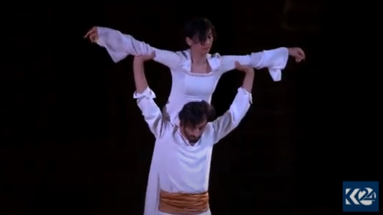 Hunermendekî kurd peyama gelê xwe bi semayê digihîne cîhanê