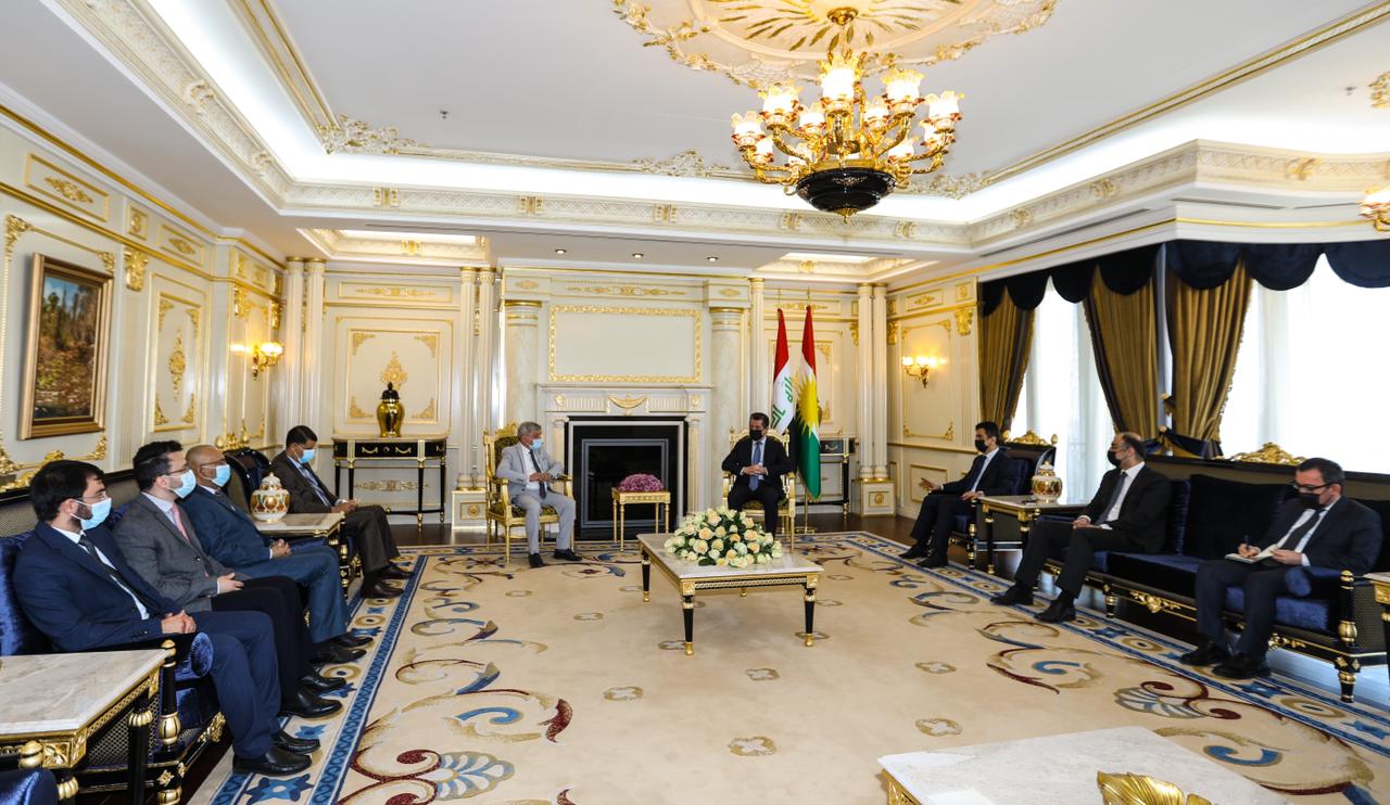 مسرور بارزاني وآزاد النجار 