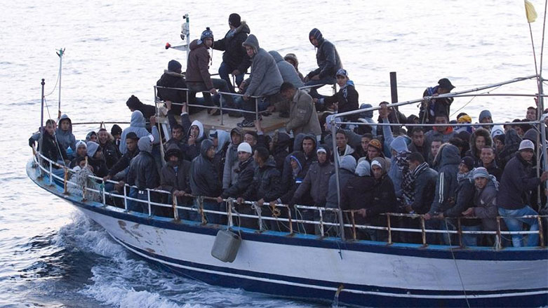 Tunus'ta göçmen botu battı
