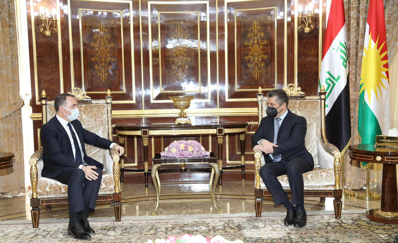 Masrour Barzani (Right), Prime Minister of the Kurdistan Region with the Turkish ambassador to Iraq, Fatih Yildiz, April 18, 2021. (Photo: KRG)