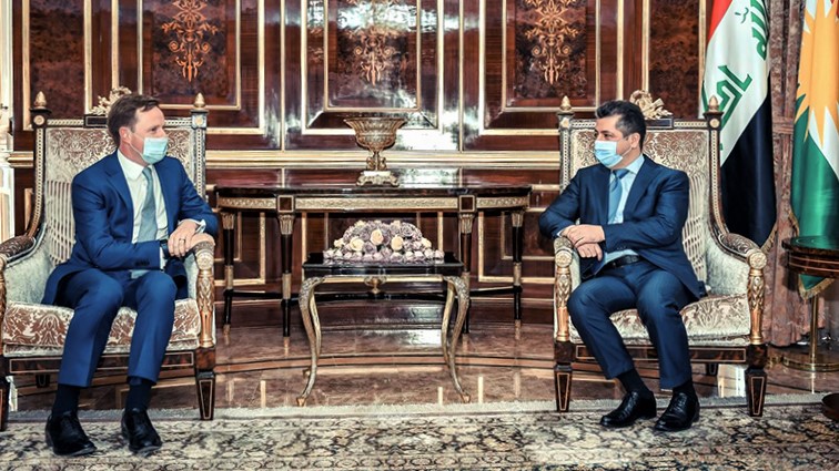 Stephen Hickey (left), the British Ambassador to Iraq, meets with Kurdistan Region Prime Minister Masrour Barzani in Erbil, April 22, 2021. (Photo: KRG)