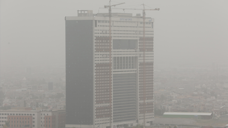 A tower in downtown Erbil during a dust storm in 2020. (Photo: Anadolu Agency)