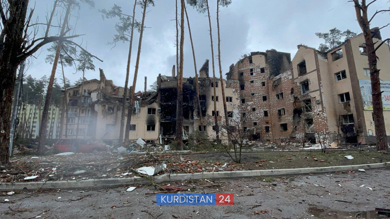Burnt out building in Ukraine's Bucha, April 4, 2022. (Photo: Azad Altun/Kurdistan 24)