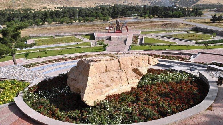 Bardaqaraman (“Rock of the Hero”) in the Kurdistan Region contains a monument honoring the heroism of Sheikh Mahmoud’s army (Photo: Goran Sabah Ghafour)