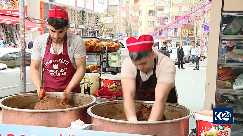 Li Diyarbekirê ecîn di her Remezanê de li ser sifreya ye