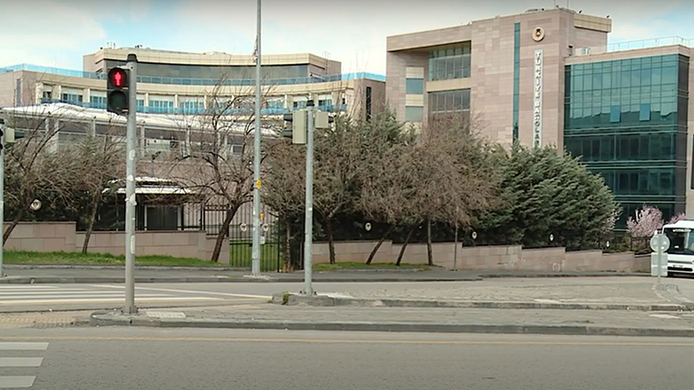 Yekîtiya Baroyên Tirkiyê bi 4 zimanan xizmetê dide lê Kurdî nîn e