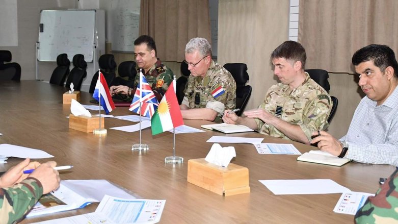 The Ministry of Peshmerga met with military advisors Captain (Navy) Bart van den Heuvel from the Dutch Consulate and David McKinley, Wing Commander at the UK Consulate Defence Adviser (Photo: Ministry of Peshmerga/Facebook).