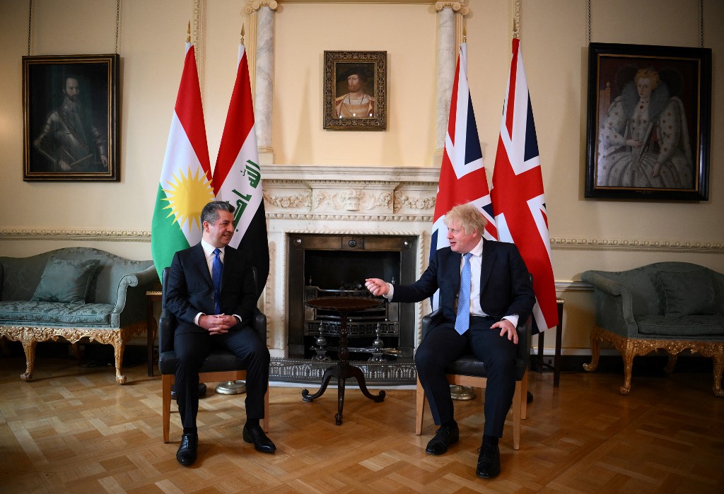 Kurdistan Region PM Masrour Barzani (left) during a meeting with his British counterpart Boris Johnson at 10 Downing Street, London, April 19, 2022. (Photo: Daniel Leal/AFP)