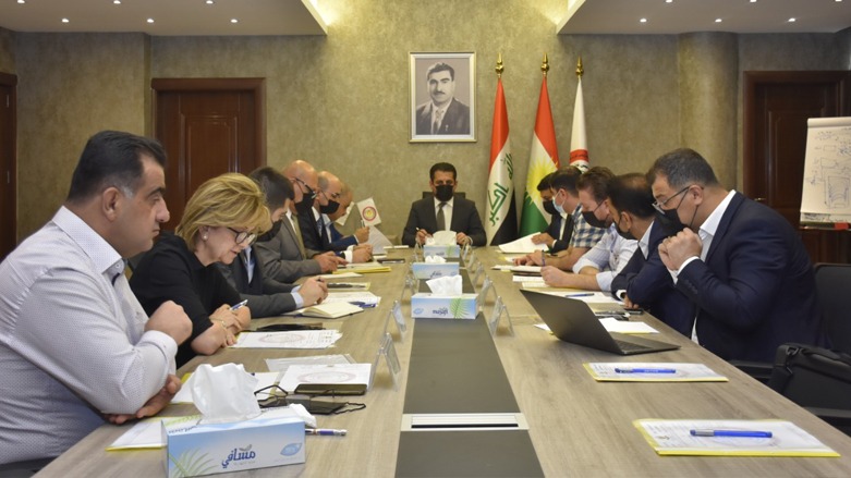 Kurdistan Region Minister of Health Saman Barzinji (center) chairs the first meeting of the Kurdistan Region's anti-biological threats agency, April 21, 2022. (Photo: Ministry of Health/Facebook)