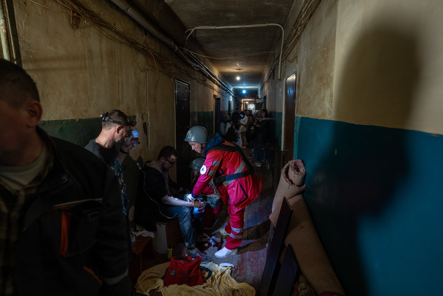 به&zwnj;هاناوه&zwnj;چوونی كارمه&zwnj;ندانی ته&zwnj;ندروستی بۆ قوربانیانی بۆردومانه&zwnj;كانی سوپای رووسیا