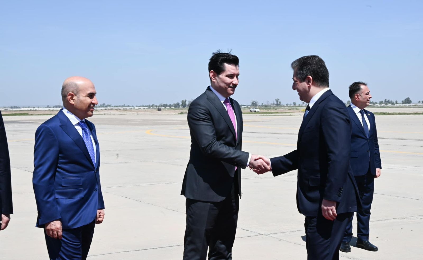 پێشوازیکردنی سەرۆکوەزیران مەسرور بارزانی لە فڕۆکەخانەی نێودەوڵەتی بەغدا