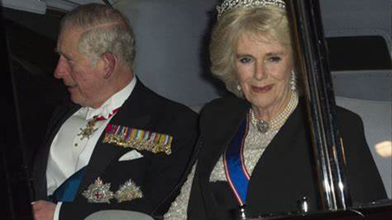 وردەکاری رێوڕەسمی تاجە گوڵینەی شا چارڵزی سێیەمی بەریتانیا ئاشکراکرا