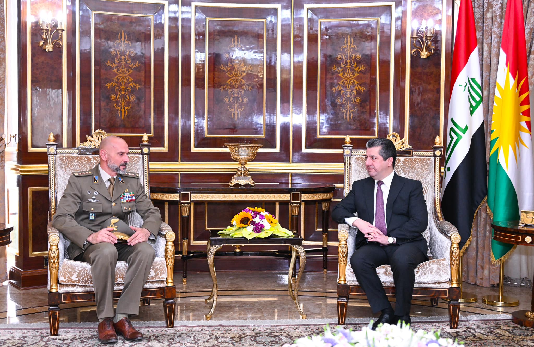 Kurdistan Region Prime Minister Masrour Barzani (right) during his meeting with Italian commander in Erbil, April 10, 2023. (Photo: KRG)