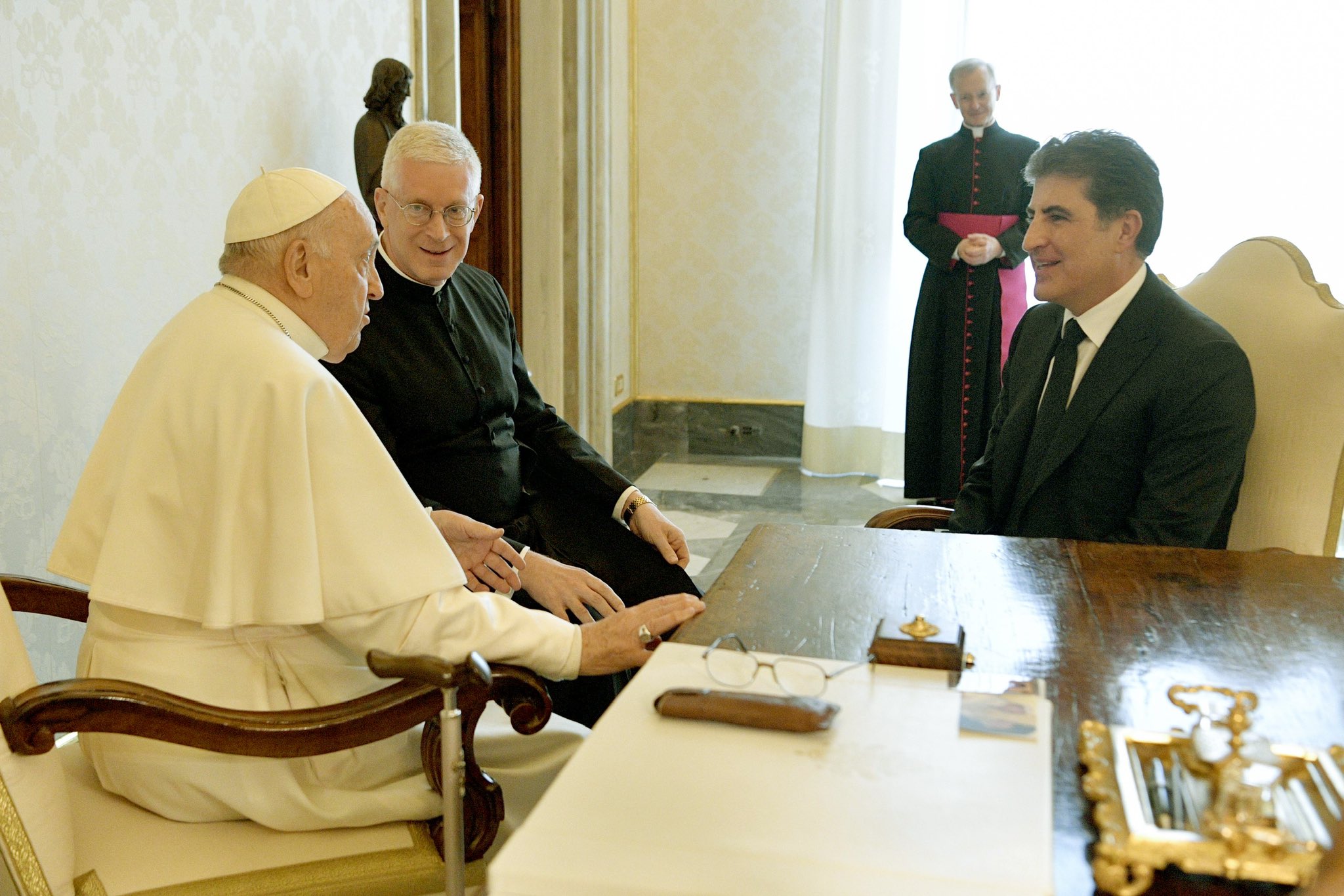 نچیروان بارزانی، رئیس اقلیم کوردستان و پاپ فرانسیس، رهبر کاتولیک‌های جهان
