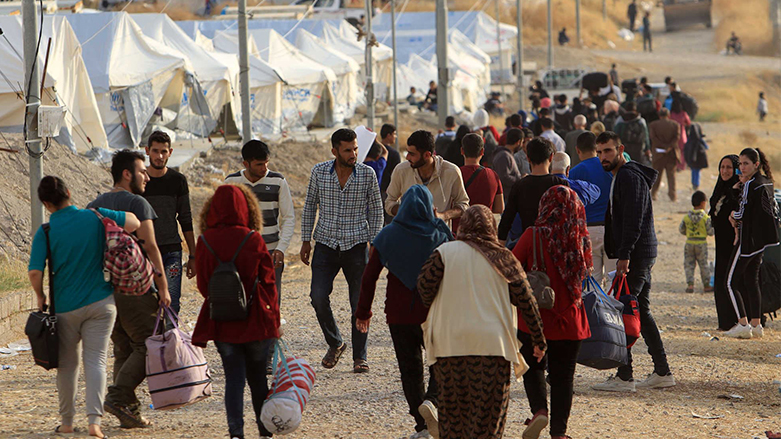 لاجئون سوريون في مخيمات لبنانية (وكالات)