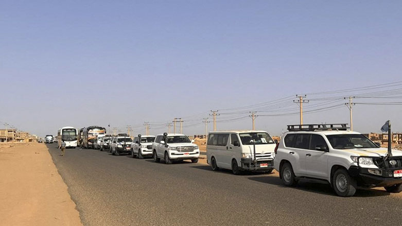 Sudan'dan tahliyeler (Foto: AFP)
