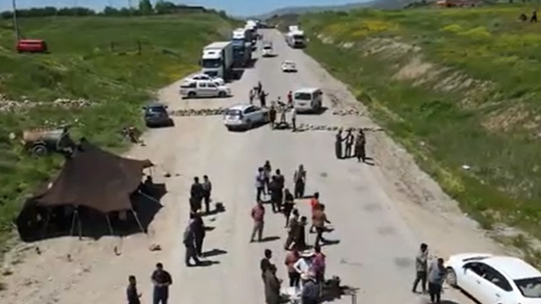 گوندنشینان رێگەی سەرەکی سماقوڵی - سلێمانی دادەخەن