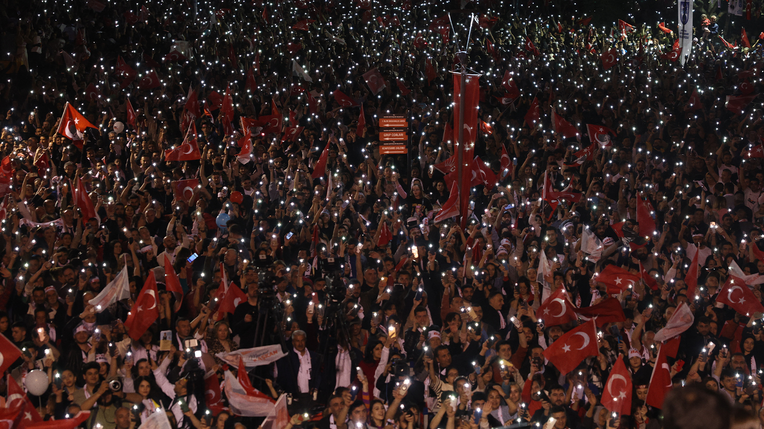 ASupporters of Ankara's Mayor and CHP candidate Mansur Yavas celebrate his victory in Ankara, Turkey, March 31, 2024. (Photo: AFP)