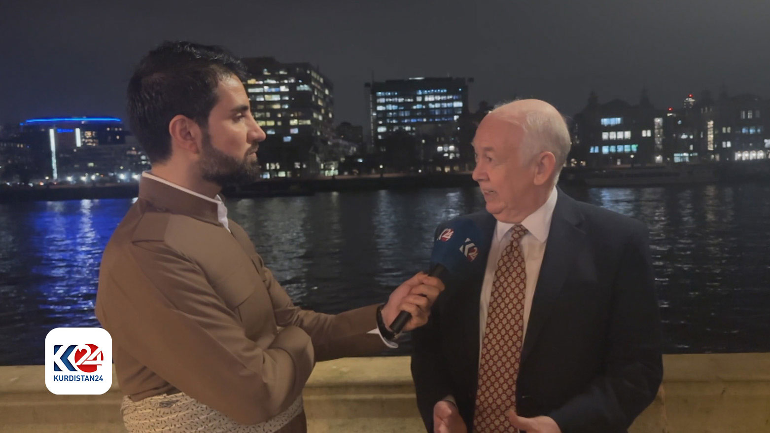 وین دیوید، وزیر امور خاورمیانه در دولت سایه انگلیس در هنگام مصاحبه با گزارشگر کوردستان٢٤ در لندن