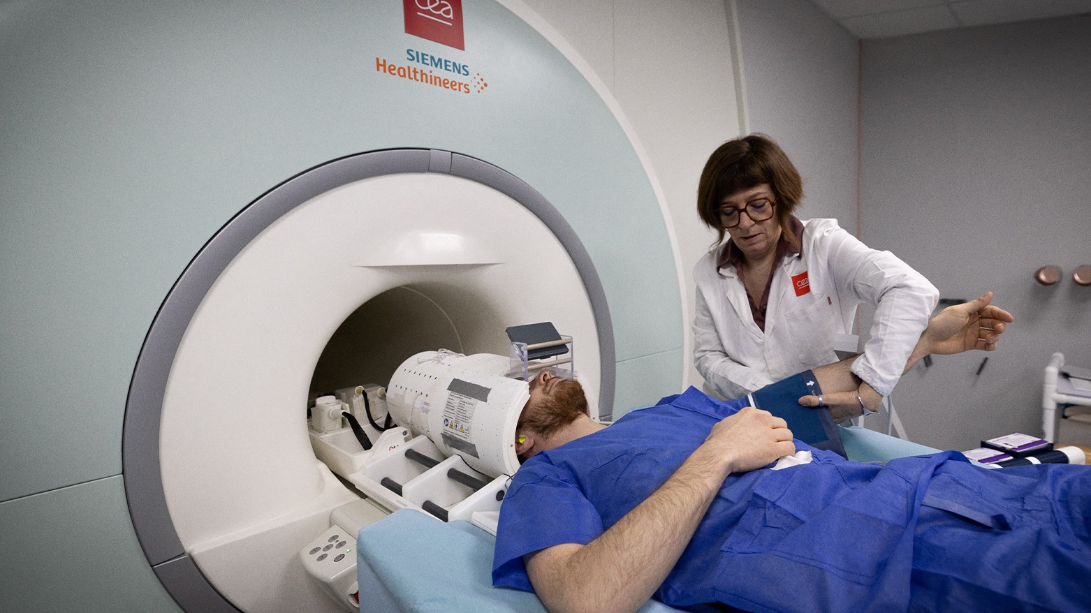 ئامێرێکی نوێ و بەهێزی (MRI) یەکەمین وێنەی مێشکی مرۆڤ دەگرێت