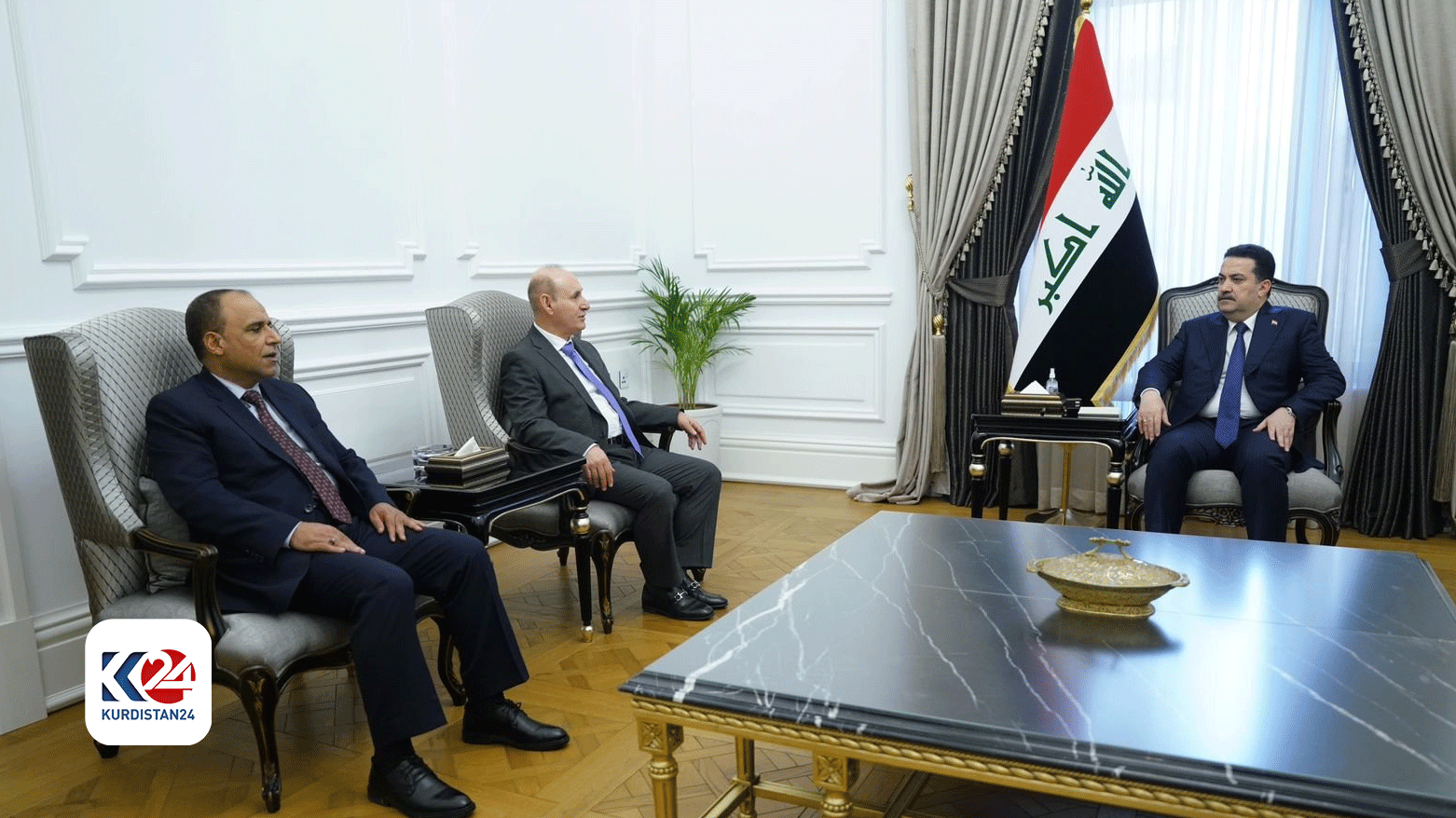 The Iraqi Prime Minister, Mohammed Shia al-Sudani (right), during his meeting with the top delegation of the IHEC, April 8, 2024. (Photo: INA)