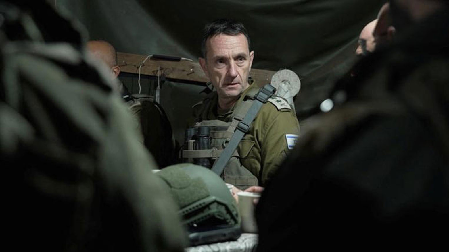 هاليفي خلال زيارة لموقع  شمال إسرائيل (رويترز)