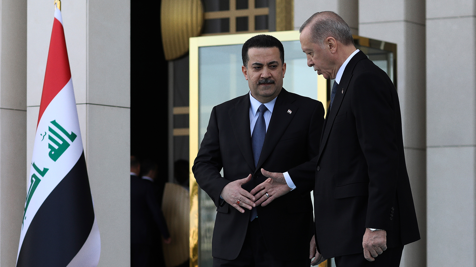 Iraqi Prime Minster Mohammed Shia al-Sudani (L) and Turkish President Recep Tayyip Erdogan (R). (Photo: AP)