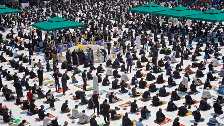 Sadrists convene at a Friday sermon at Kufa Mosque in southern Iraq amid COVID-19 pandemic, September 12, 2020. (Photo: AFP)