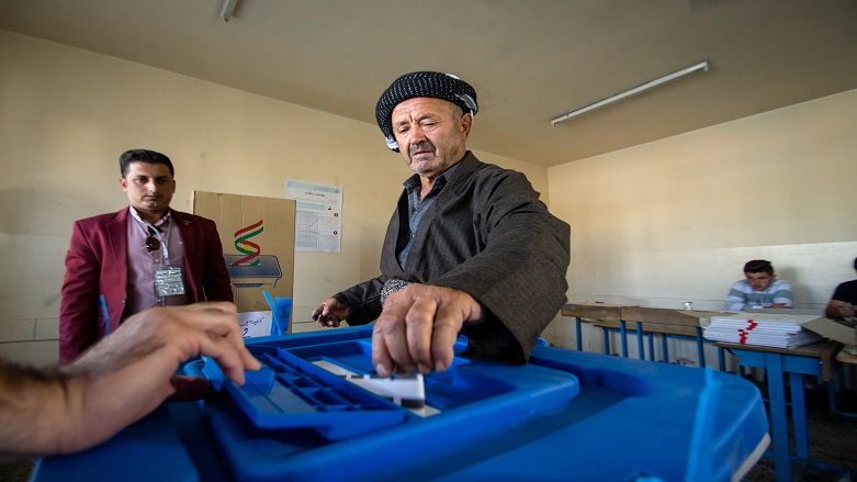 A man votes in an election held in the Kurdistan Region’s province of Sulaimani. (Photo: Archive)