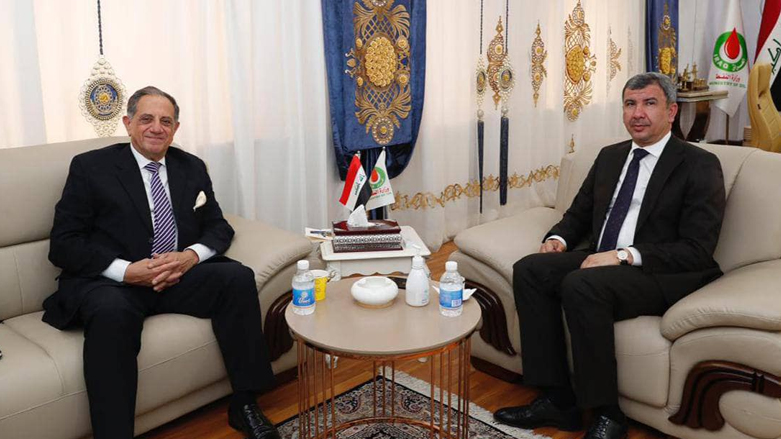 Iraqi oil minister, Ihsan Abdul Jabbar Ismaael (right) during his meeting with KRG Minister of Natural Resources Kamal Atroushi in Baghdad, August 8, 2021. (Photo: Iraqi oil ministry)
