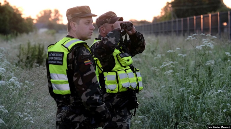 Lithuanian border guards use thermo vision devices to control the Lithuania-Belarus border near Adutiskis, June 15, 2021. (Photo: Archive)