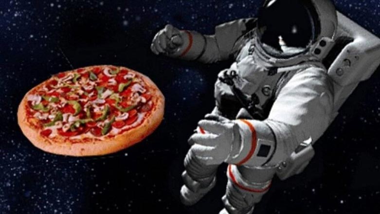 پیتزا ده‌گه‌یه‌نرێته‌ بۆ شایی ئاسمان
