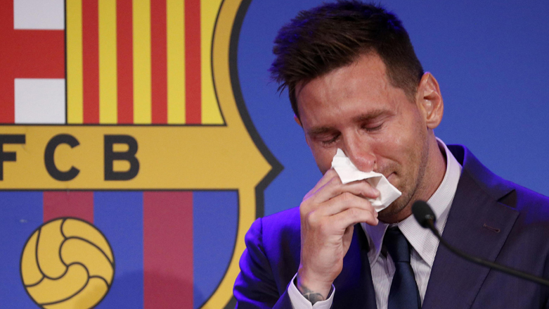 ميسي خلال بكائه