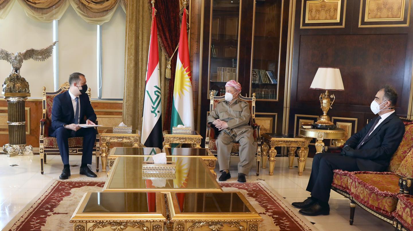 الرئيس بارزاني ودبلوماسي هنغاري يؤكدان على تعزيز العلاقات بين الجانبين