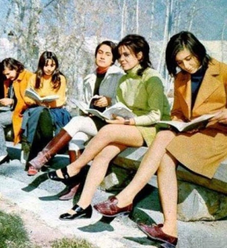 قوتابیانی زانكۆ له&zwnj; ئه&zwnj;فغانستان له&zwnj; سه&zwnj;ره&zwnj;تای حه&zwnj;فتاكانی سه&zwnj;ده&zwnj;ی رابردوو