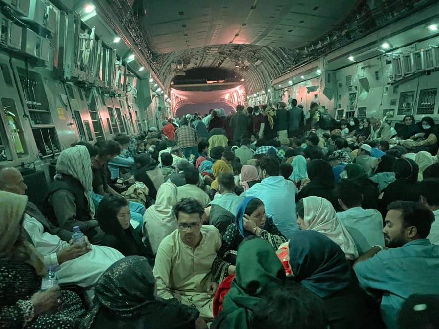 هاووڵاتیانی ئه&zwnj;فغانی له&zwnj;ناو فڕۆكه&zwnj;ی سه&zwnj;ربازی ئه&zwnj;مه&zwnj;ریكییه&zwnj;كان