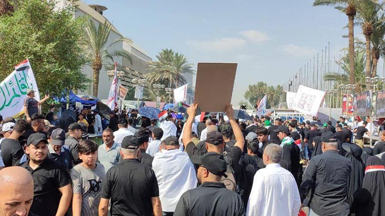 Sadr yanlıları Bağdat'taki gösterilerini sürdürüyor