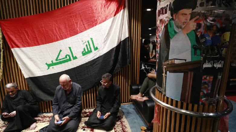 مناصرون لمقتدى الصدر داخل البرلمان العراقي في بغداد في 4 آب/أغسطس 2022- الصورة لفرانس 24