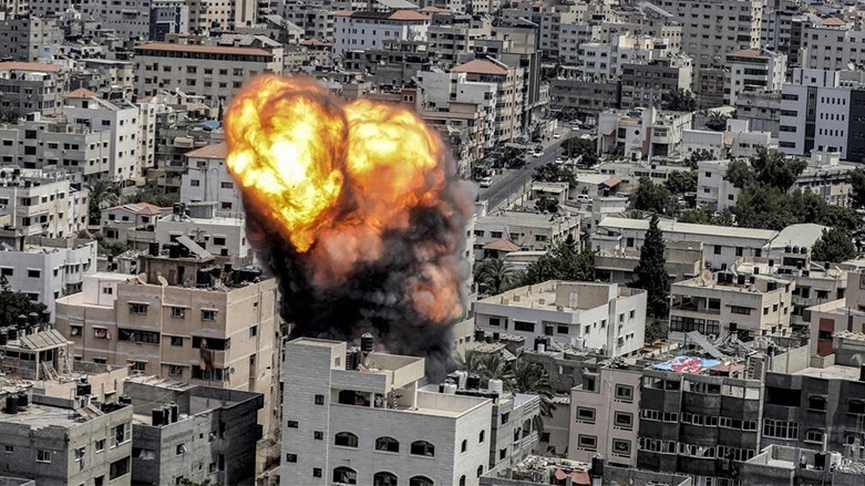 قصف إسرائيلي لبنايات في قطاع غزة- الصورة لفرانس 24