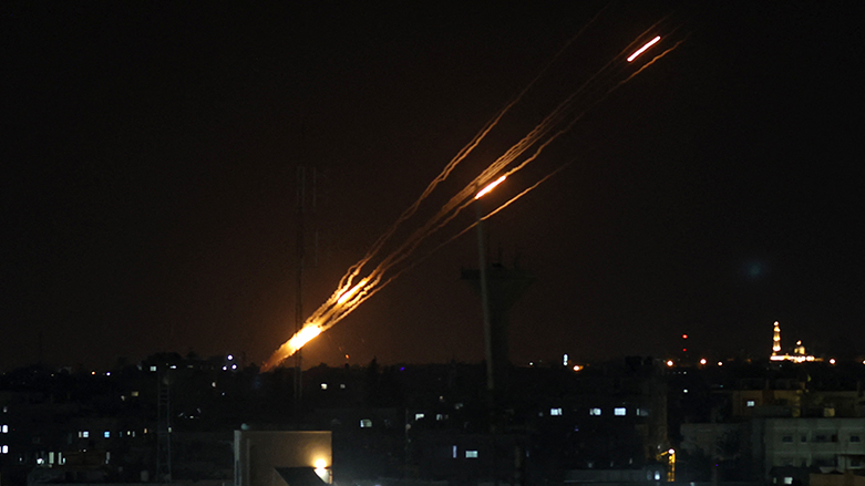 صواريخ تطلق من مدينة غزة باتجاه إسرائيل في 7 آب (أغسطس) 2022 - صورة: فرانس برس